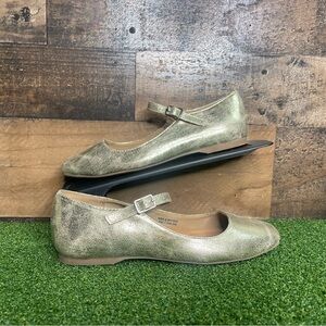 Dolce Vita Mackee, Mary Jane Style Flats, Gold Crinkle , Metallic, Size 6M
